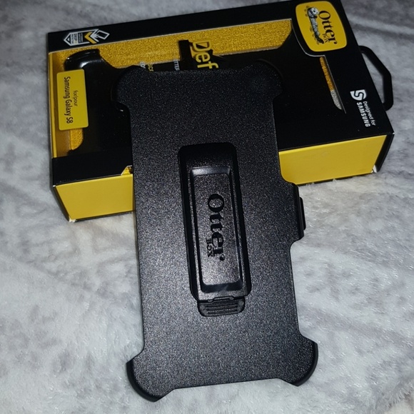Otter Box defender rugged protection phone clip - Picture 2 of 3
